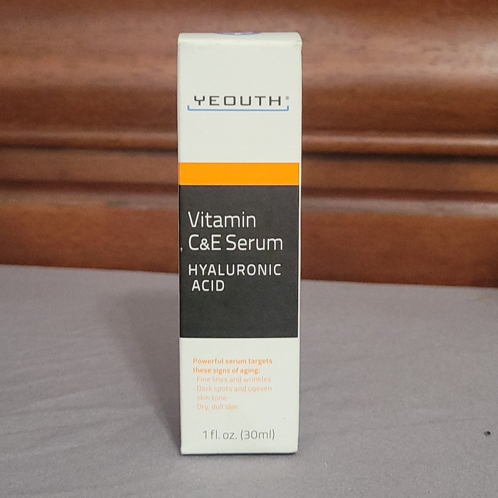 Yeouth Vitamin C & E Serum Hyaluronic Acid Size 1 oz / 30ml. New with box